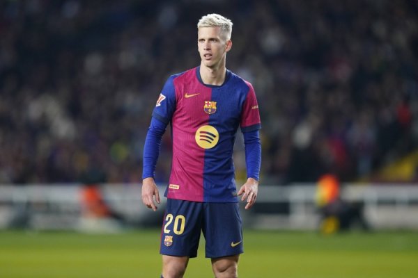 世体：奥尔莫负伤  后佩德里、费兰可能出任前腰，巴德吉有望获机会